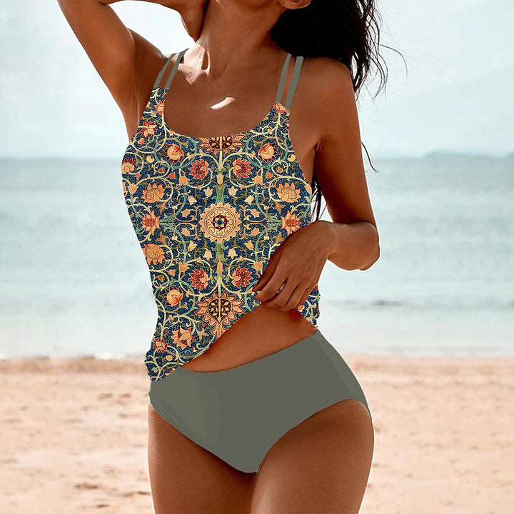 Women's Refined Bikini Set for Beach and Poolside Comfort