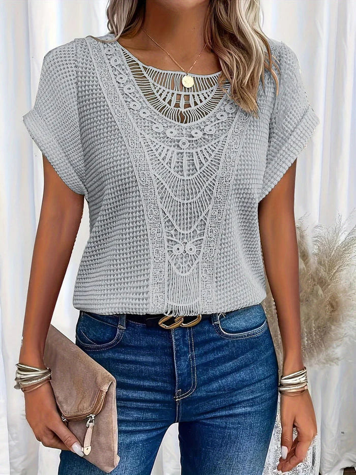 Women's Elegant Lace Blouse with Refined Detail and Feminine Fit