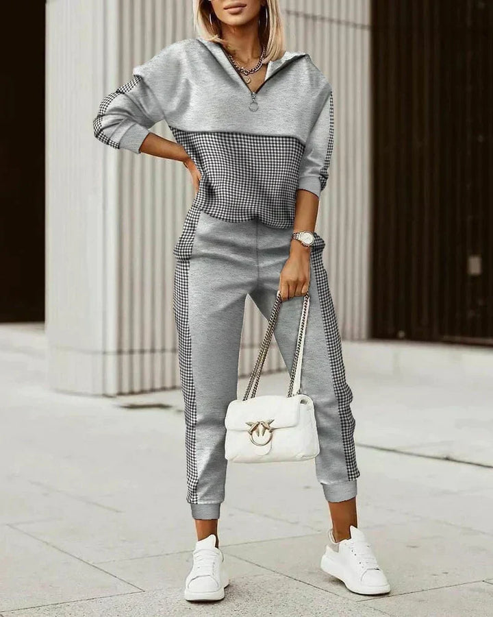 Women's Tracksuit Set with Sweatshirt and Tapered Pants