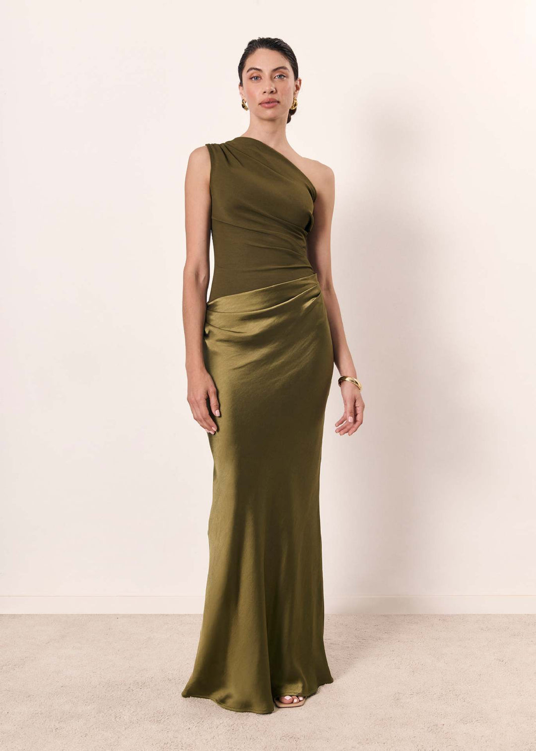 Women's One-Shoulder Evening Gown with a Chic Draped Finish