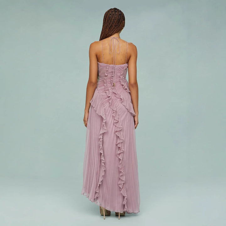 Elegant Ruffle Dress with a Feminine Cut
