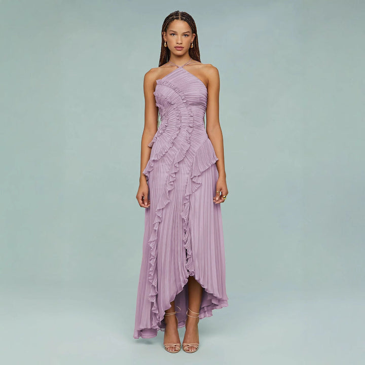 Elegant Ruffle Dress with a Feminine Cut