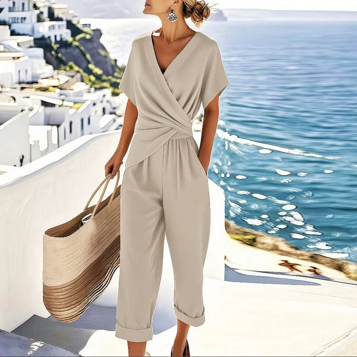 Coordinated Two-Piece Set with a Feminine Elegant Cut