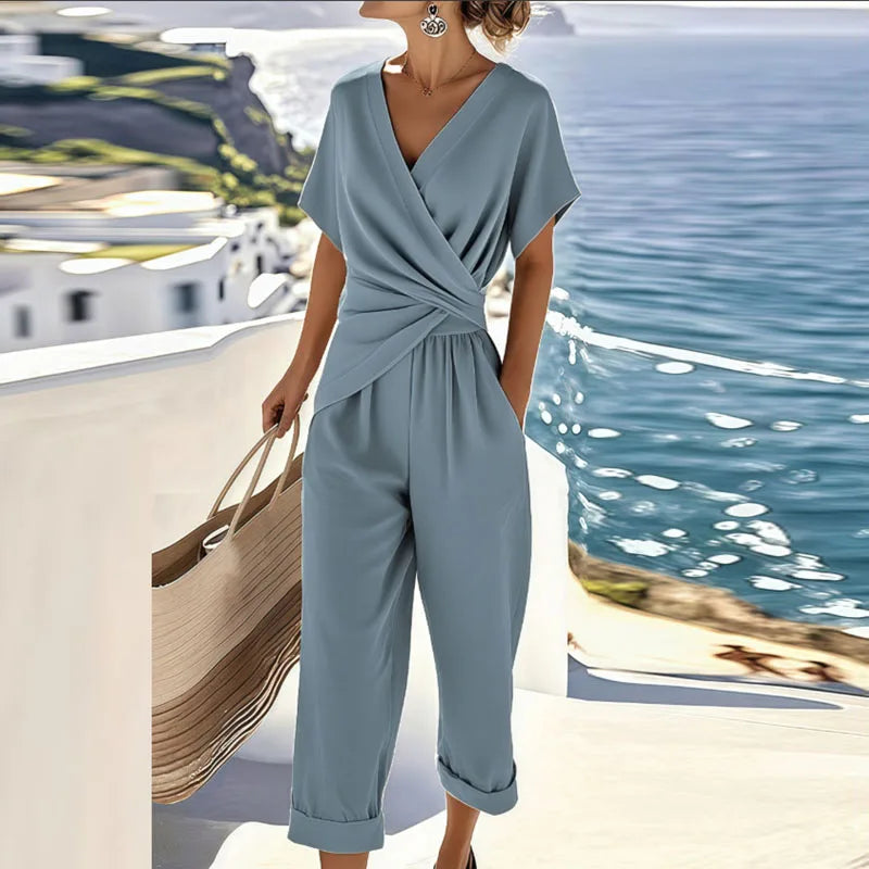 Coordinated Two-Piece Set with a Feminine Elegant Cut