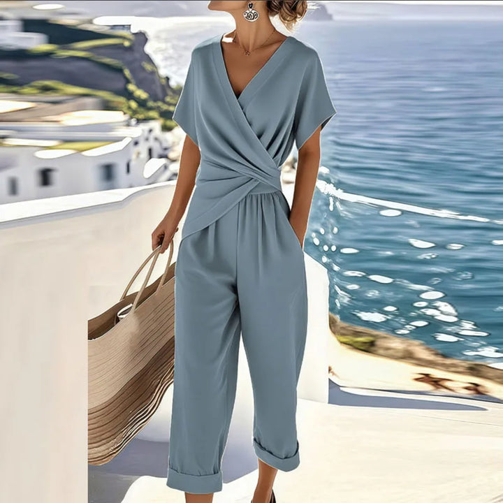 Coordinated Two-Piece Set with a Feminine Elegant Cut