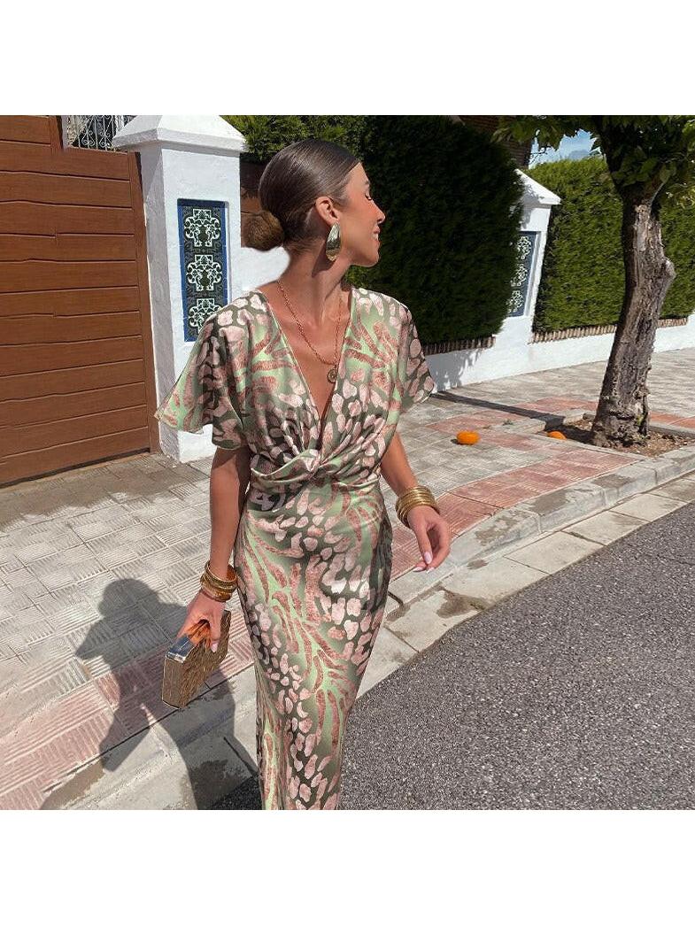 Women's Refined Maxi Dress with an Elegant Flowing Fit